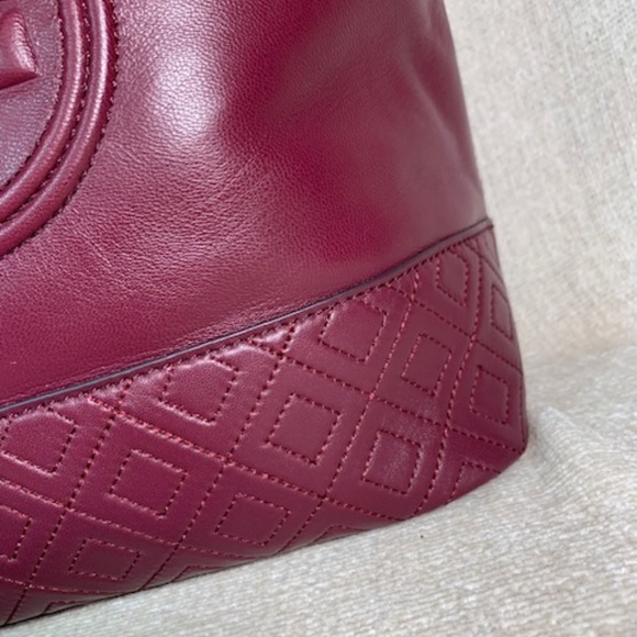 NEW Tory Burch Fleming Imperial Garnet Burgundy Leather Medium Bucket Tote Bag - Picture 10 of 12